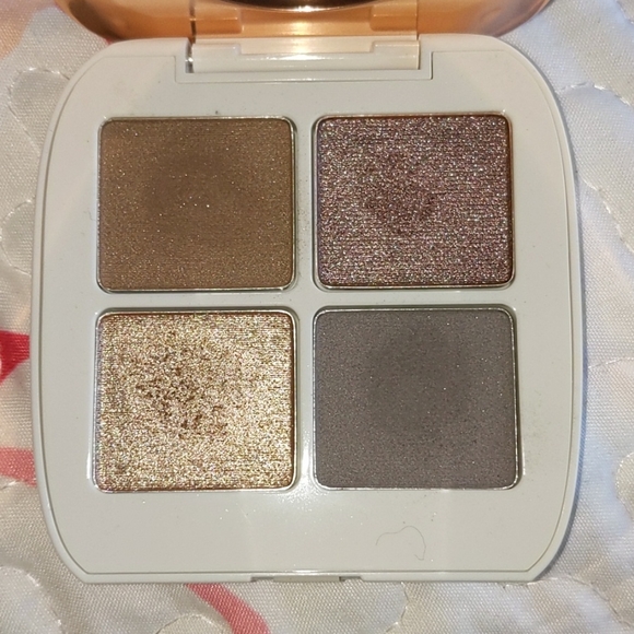Flower beauty eyeshadow quad - Picture 3 of 4